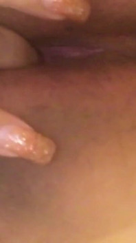 WildenglishBBW - Solo rubbing and finger fucker squelching wet pussy