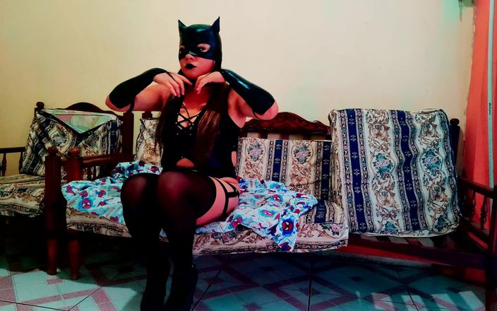 Martin13: La vecchia delle pulizie ha il suo fascino! Indossa lingerie...