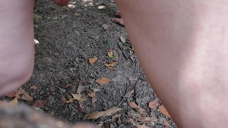 Kitty_Cross: Ejaculare realizată în cele din urmă de la pula drăguță a...