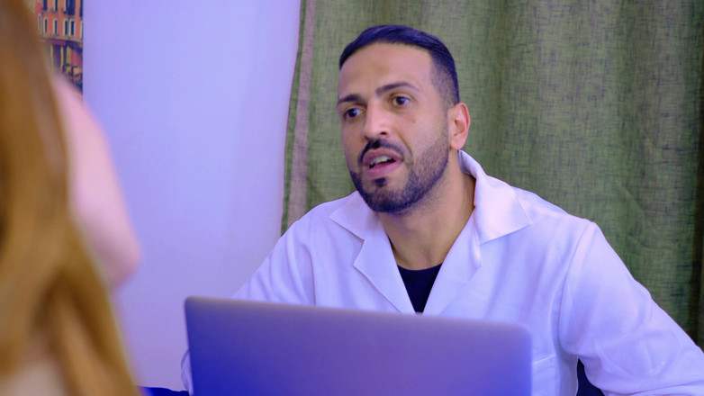 Sun7: Le Jeune Rouquin Cherche De L’aide Auprès Du Médecin Et...