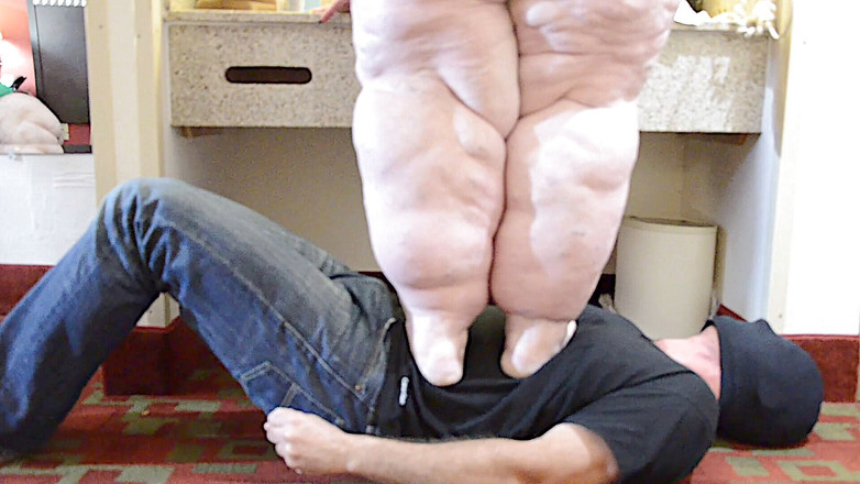 Full Weight Productions: Bobbi Jo &amp;Savannah smetar 2 killar för tid