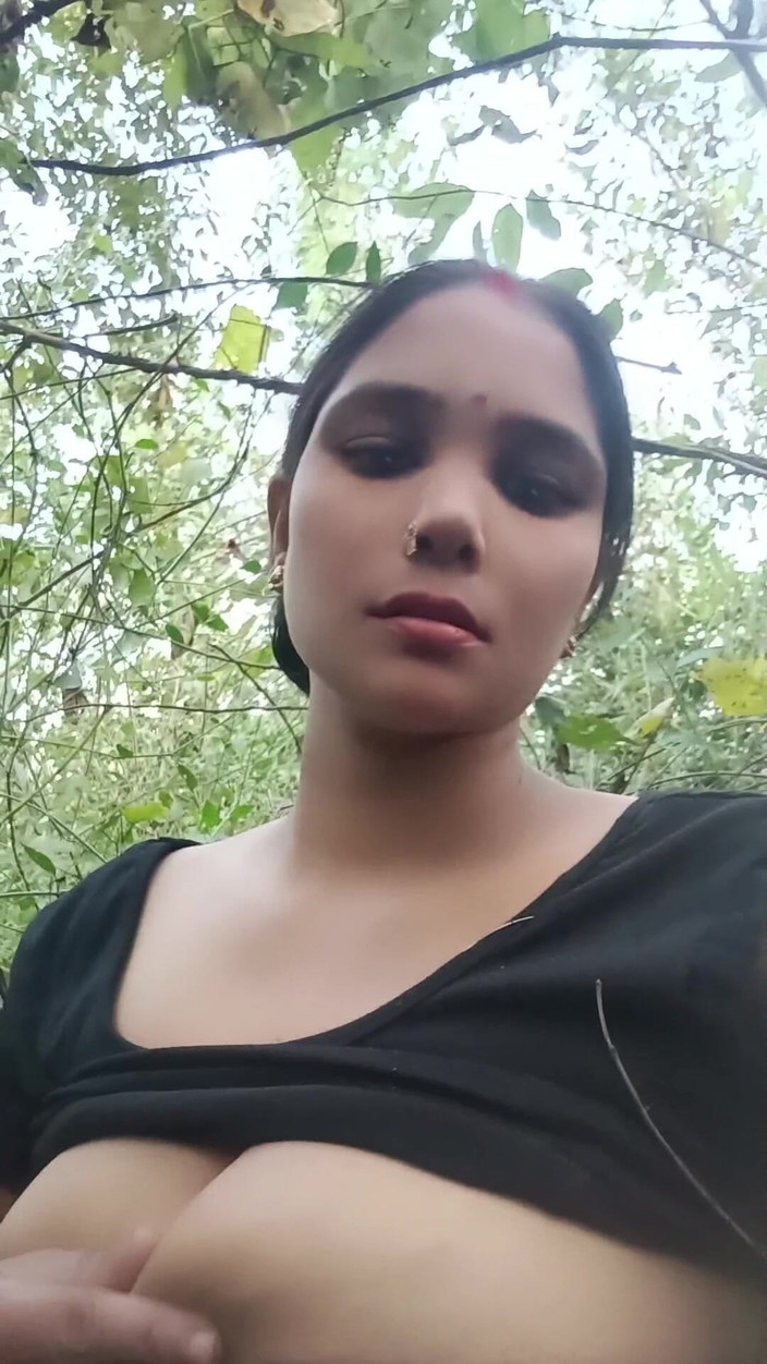 Renudbf: Indická desi bhabhi prstová masturbace ženy