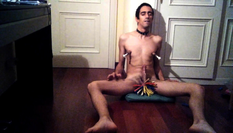 Slave Sparrow: Provocarea masturbării