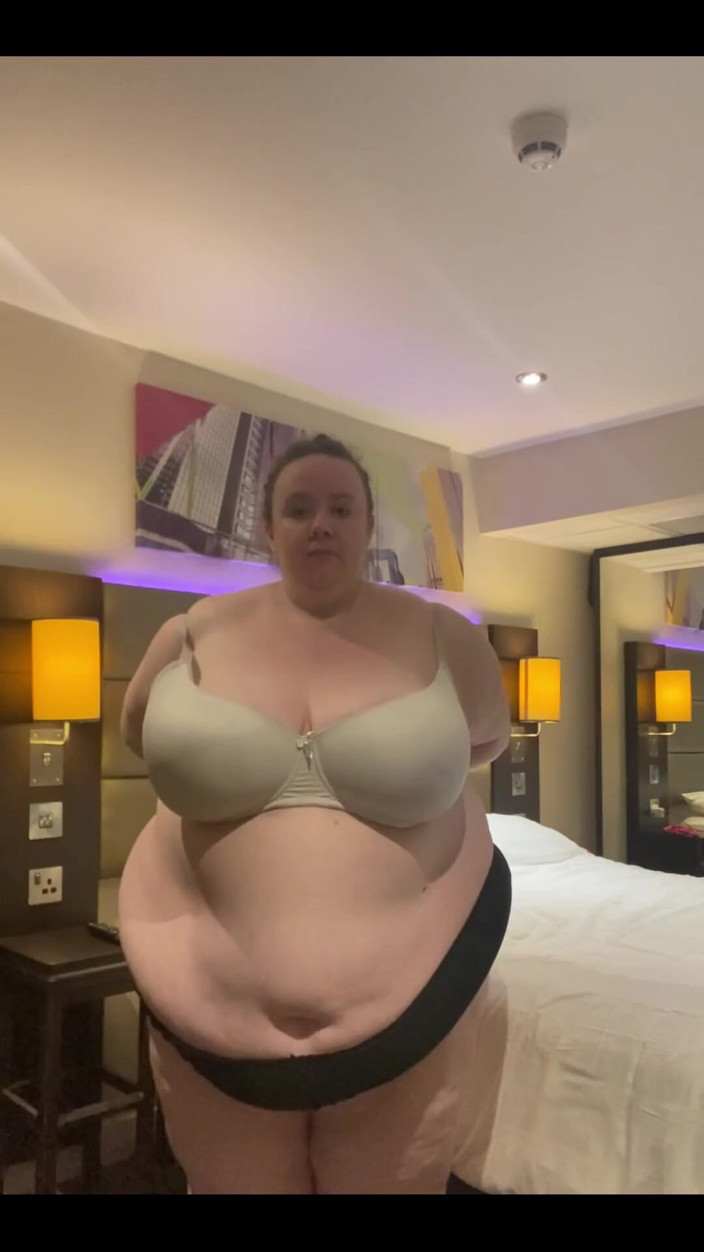 ivygoldpremium: Brunette SSBBW