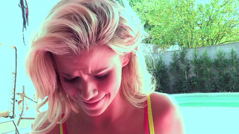 Foxy Desire: Nikki Hearts和jessa rhodes lez在泳池边