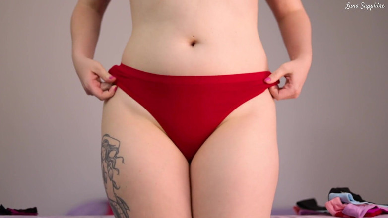 Luna Sapphire: Thongs and crotchless panties ass worship
