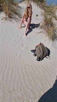 Jovem Puta Pública Cachorrinho Fodido Na Praia!