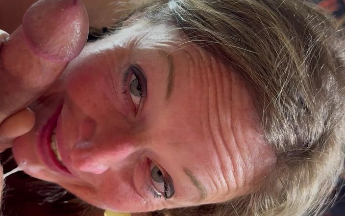 Bonewizzard69: Beautiful Bonemaiden Loves Sucking Cock and Making Her Man Cum