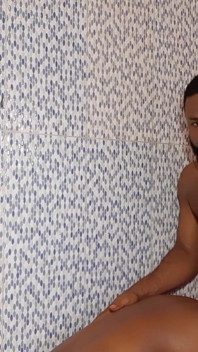 Video di sesso fatto in casa in bagno con ladygold africa