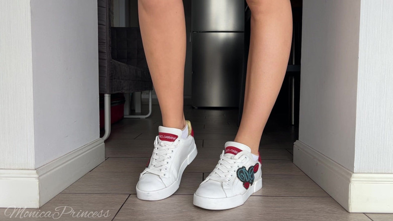Princess Monica: Plimbare în pantofi D&amp;g