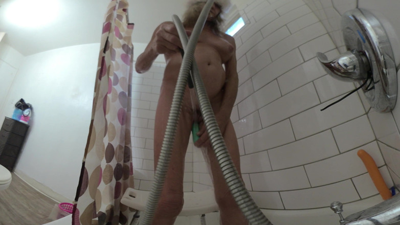Lizzy Yum: Lizzy Yum - sd marzo de 2026 de vuelta a la ducha...
