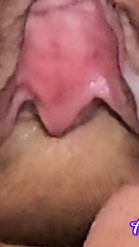 Ruw orgasme met cumshot en tong in poesje
