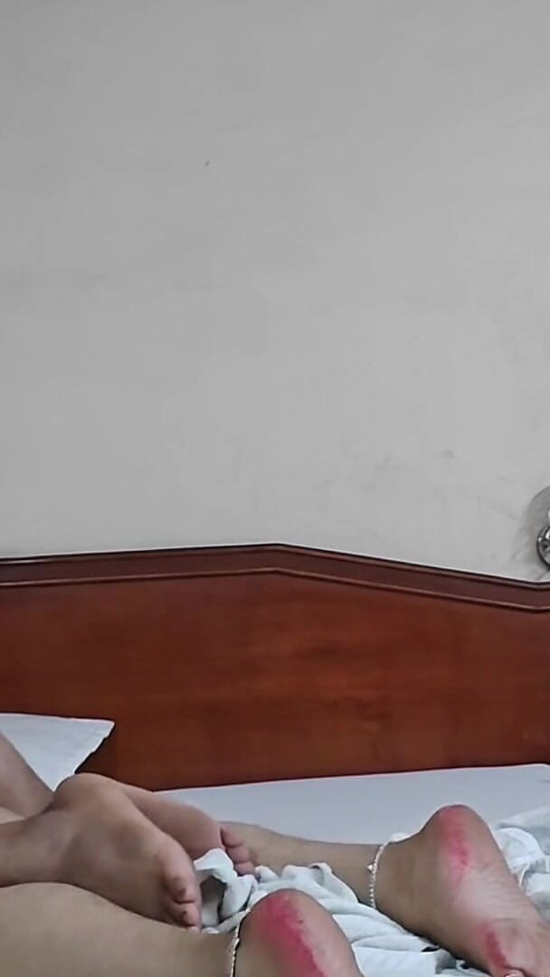 Laxmixh: Indian Curvy Desi Bhabi Call Her Young Boyfriend to Hotel...
