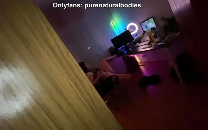 Purenaturalbodies: Full Video. Caught Her Masturbating on Her Twitch Stream and...