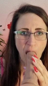 User Request: blowjob und dildo lecken
