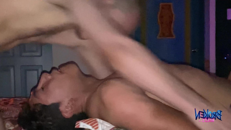 Broken holes - gay cuckold: Saya Suka Apabila Ia Tiba Digunakan Dan Penuh Dengan Air...