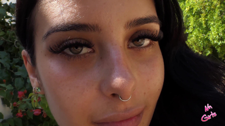 NN Girls: Sweet Maria Smoking.