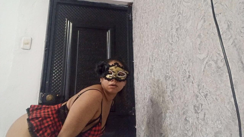 PATY PATY: Exótica dançarina se aquece com sua buceta aberta
