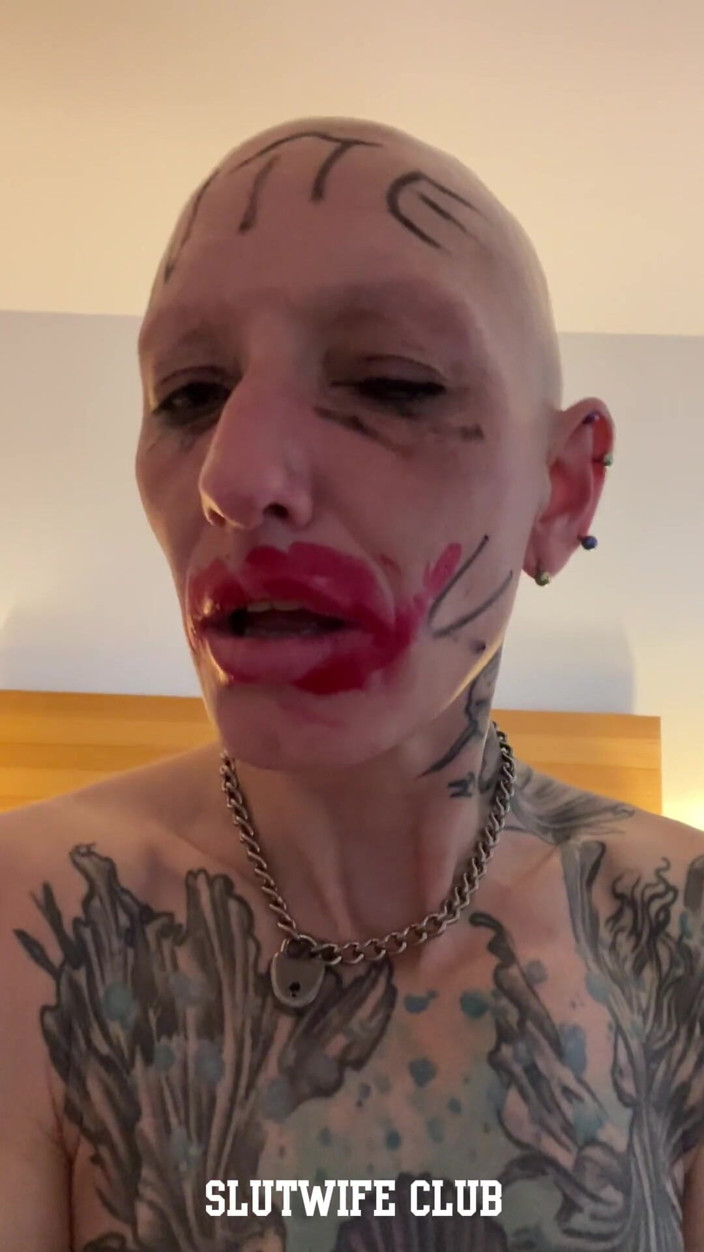 Slutwife Club: Fanouškem vyrobená Fucktoy Vilja maskovaná deepthroat, raw jízda na zadku...