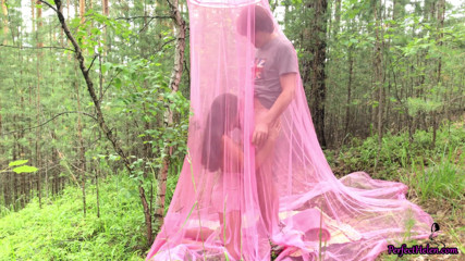 PerfectHelen: Babe blowjob dick and doggystyle outdoor in the tent