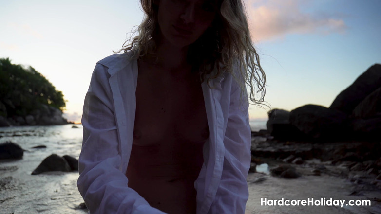 Hardcore Holiday: Strand necken mit Candice Demellza