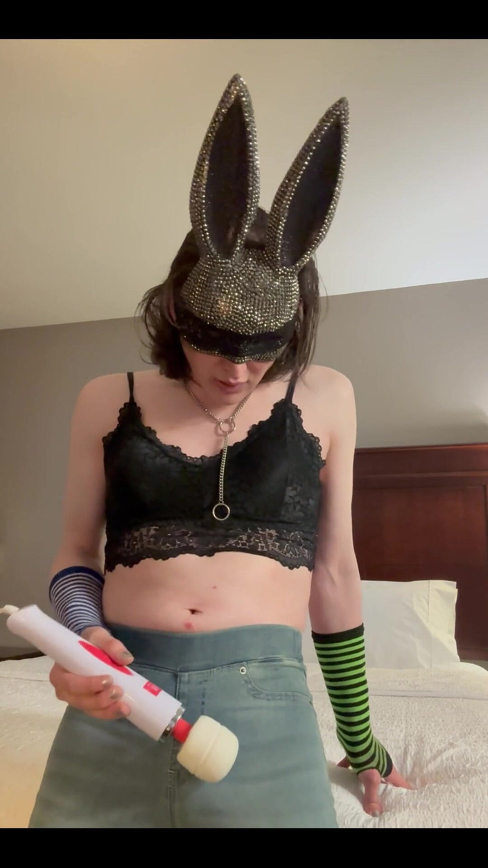 Bunny Willow: Another Jeans Video, I Found Them Even Tighter
