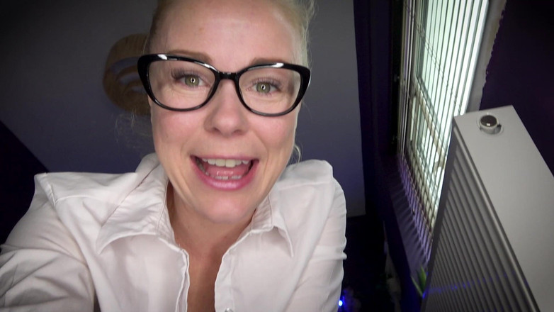 UKCuteGirl Lucy Lauren: Pov gigantessa: sei troppo piccolo per sopravvivere