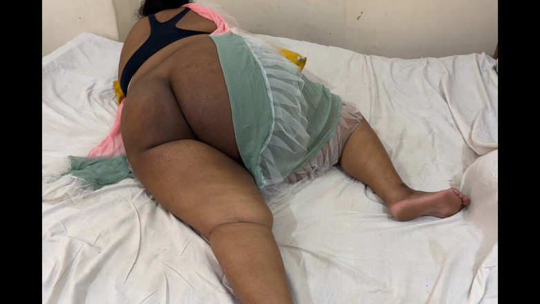 Your Boy's Cum: 大屁股性感印度哥