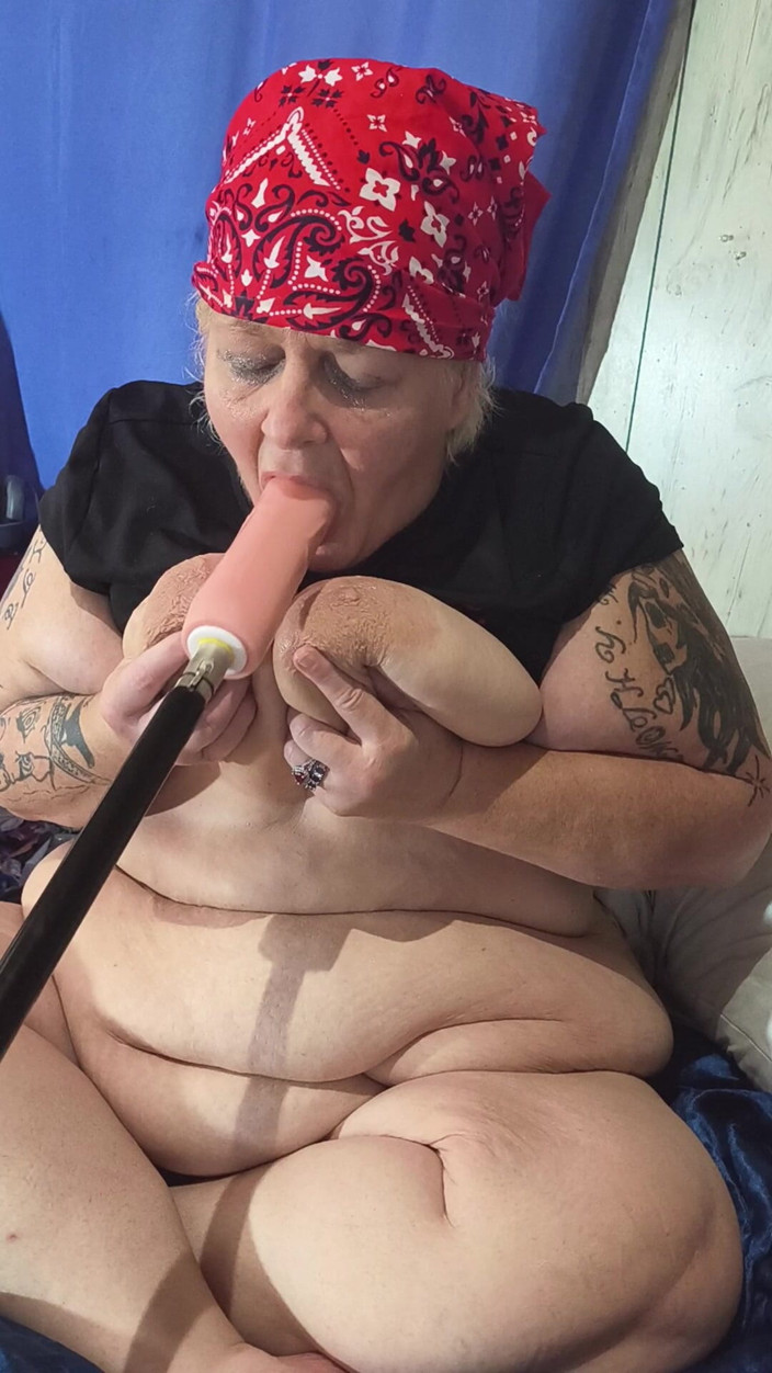 HerculesnVENUS: Dia Mesin Kongkek Tetek Dan Dia BlowJob Maksudnya