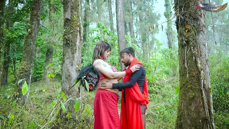 Desi Bold Movies: 看到伟大的牛奶女人，鬼的领袖来摆脱塔尔基卡帕拉