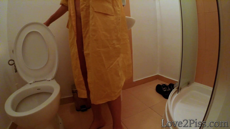 Love 2 Piss: Kencing di dalam botol