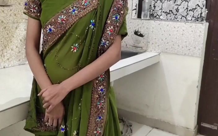 Saara Bhabhi: Hindi sexgeschichte rollenspiel - indische heiße stiefmutter hat heißen sex mit...