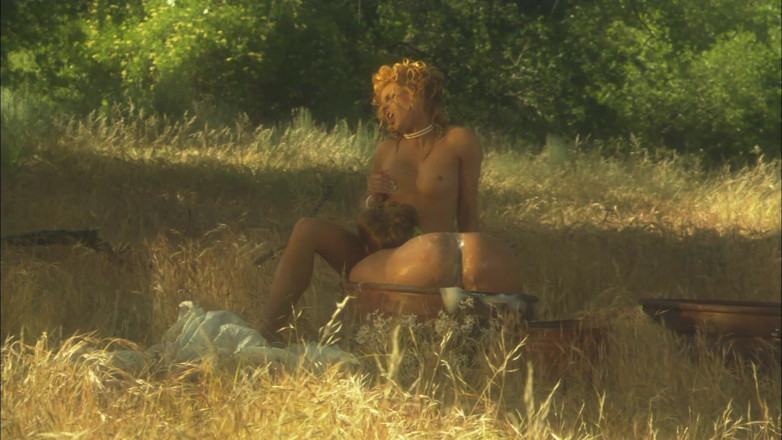 Miami Reality: Big booty lesbian whores have nasty pussy eating outside