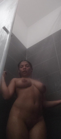 Saya Mengusik Awak di Bilik Mandi