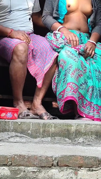 Seks kamar mandi luar ruangan bhabhi dan dewar