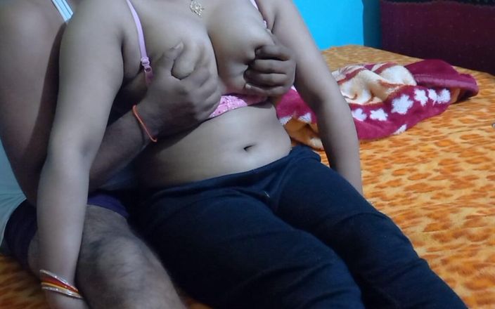 Manjushukla: Desi pár má sex se svou ložnicí.