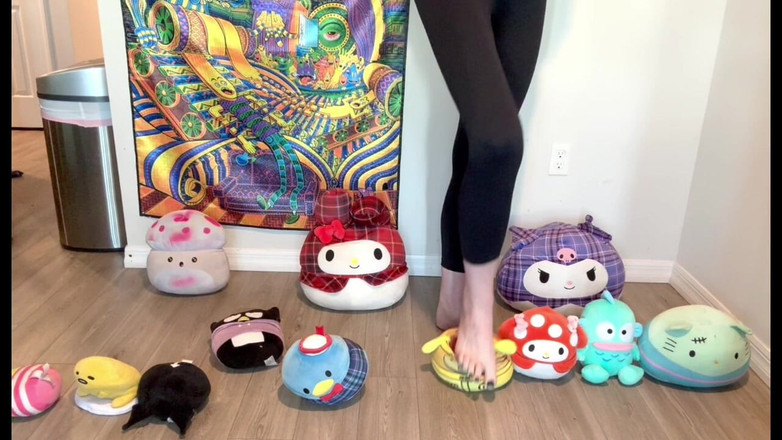 Peppermint Giantess: Plushie stomp - розмір 16 футів, топтання, набита іграшкою, колекція