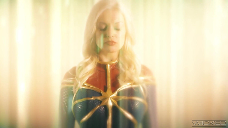 Wicked Pictures: Captain Marvel geneukt door opperste intelligentie Aubrey Kate - slecht
