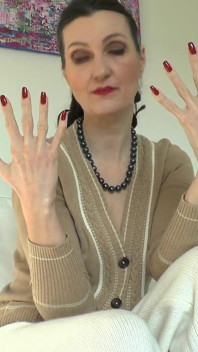 쾌감 넘치는 긴 빨간 손톱, JOI Lady Victoria Valente