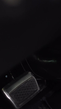 Pomoc, moje auto uvízlo ve sněhu.