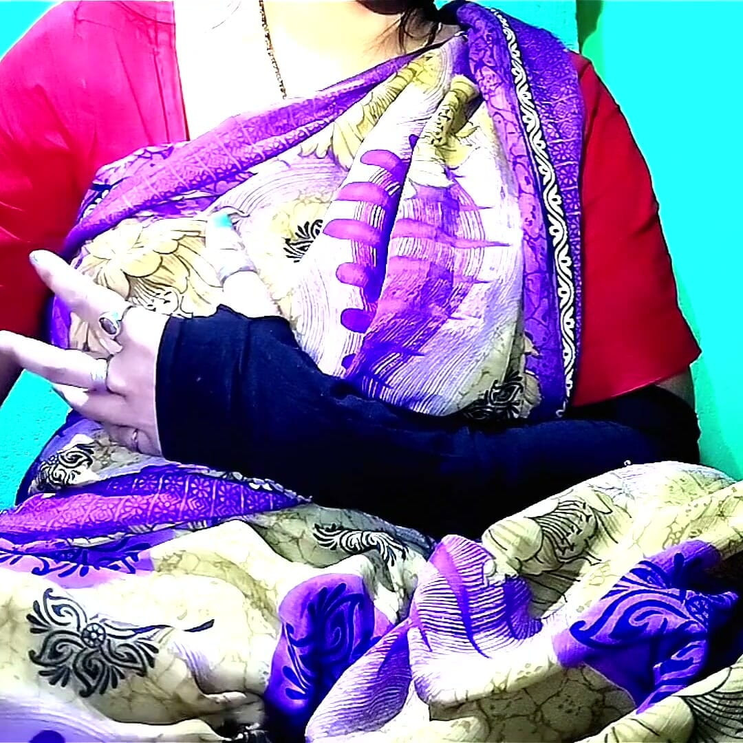 Exotic Desi Saree Tease - Sensual Blouse Boob Pressing (part 1) HD