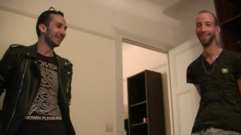 FRENCH HOLES CREAMPIED: Jean трахнул hrd в коже член XXL