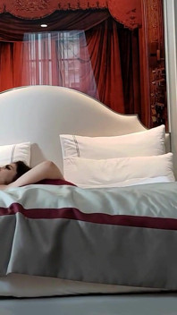 Berlin Nights, Putera Godaan Itali dengan Valentina Nappi 3