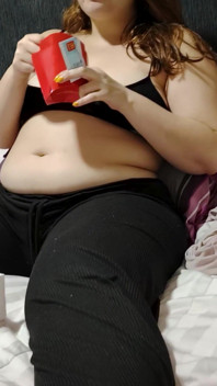 젖탱이를 빠는 18세 소녀