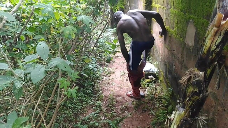 Moviesporn1: Calda masturbazione all'aperto