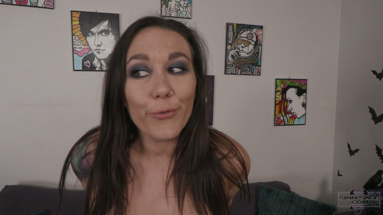 SinnSage: Kenikmatan packing celana dalam