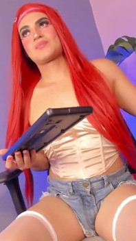Ladybug Red Peli Has Fun with Her Friends Online