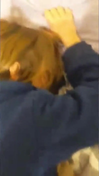 Mama_Foxx94 - Mio marito gioca con la mia figa prima di scoparmi all'orgasmo