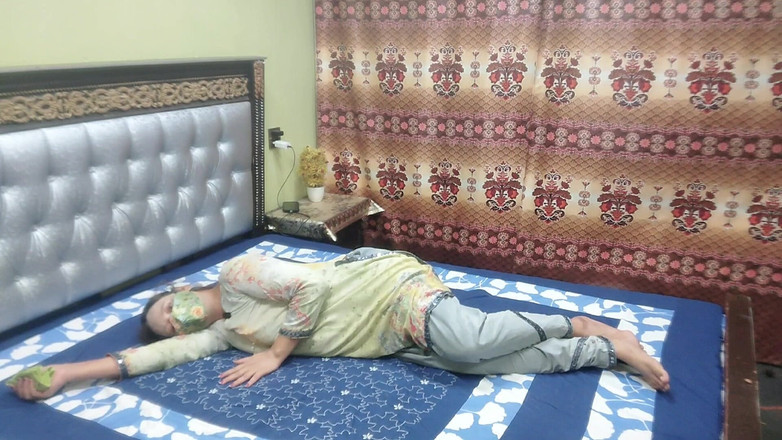 Pakistani CoupleX: 힌디어 오디오 Xxxxx 인도 섹스를 위해 쇼핑몰에 갔을 때 하드코어하게 따먹히는 인도 하우스 메이드