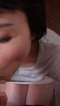 Creampie terlarang mertua yang cantik. 2